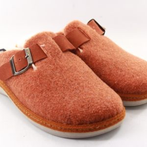 Zapatilla de casa para Mujer. Tira con hebilla. Color: Beig S60-22063